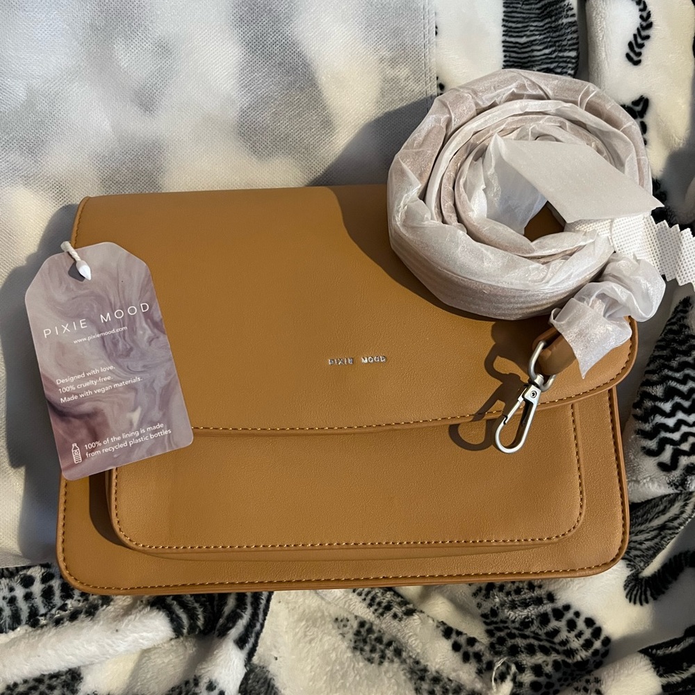 Pixie Mood Zoe Crossbody Bag Purse in Honey and a FREE flower keychain